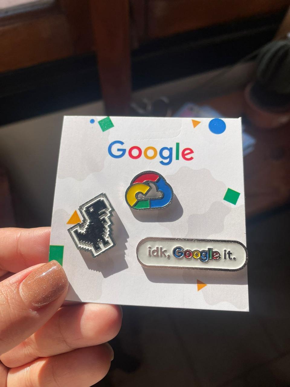 Pins Soft Enamel baño níquel Google Argentina · Stranger Pins